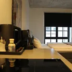Square Rooms