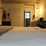 Square Rooms
